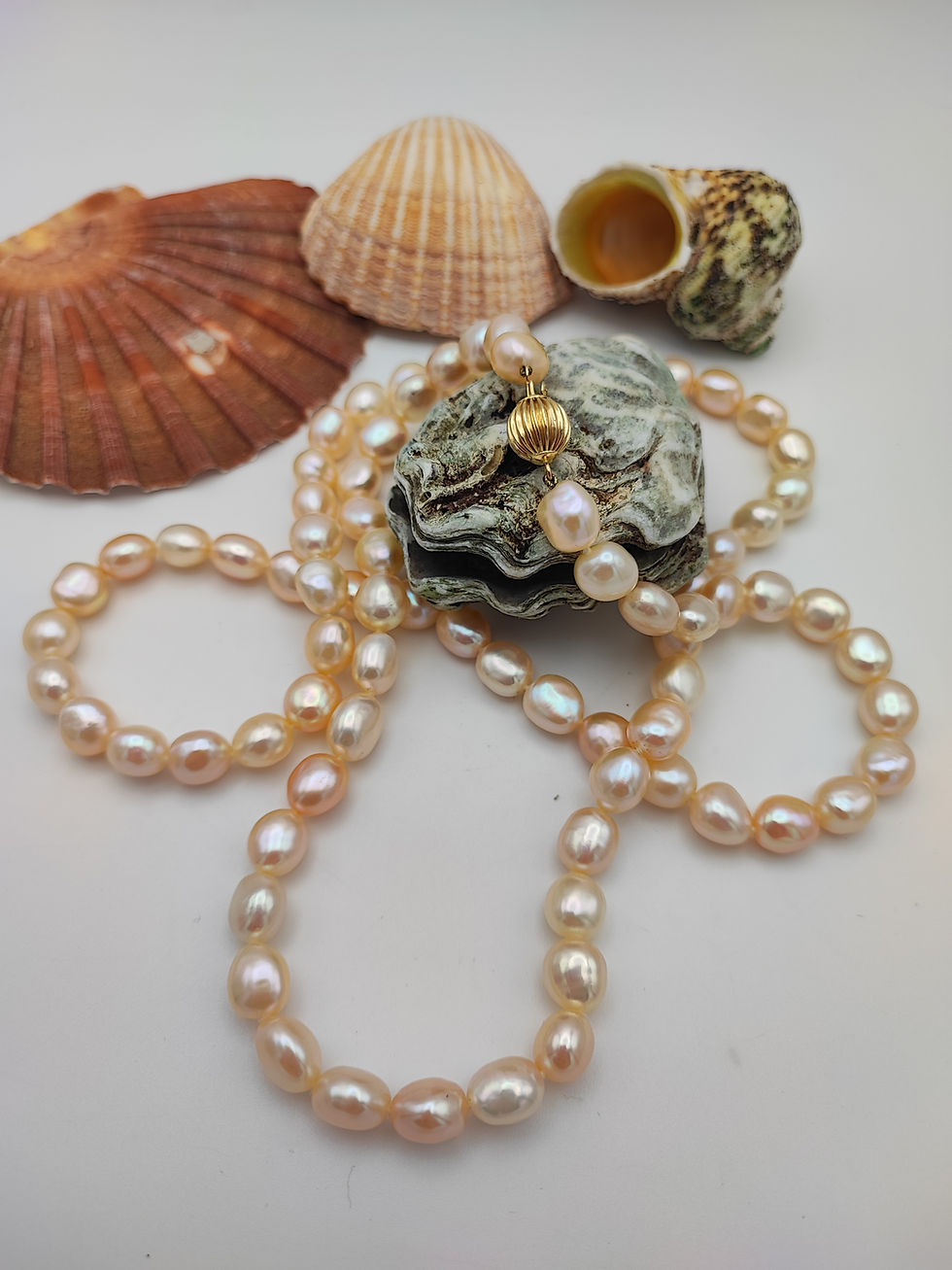 Thumbnail: Vintage 14k pearl necklace 