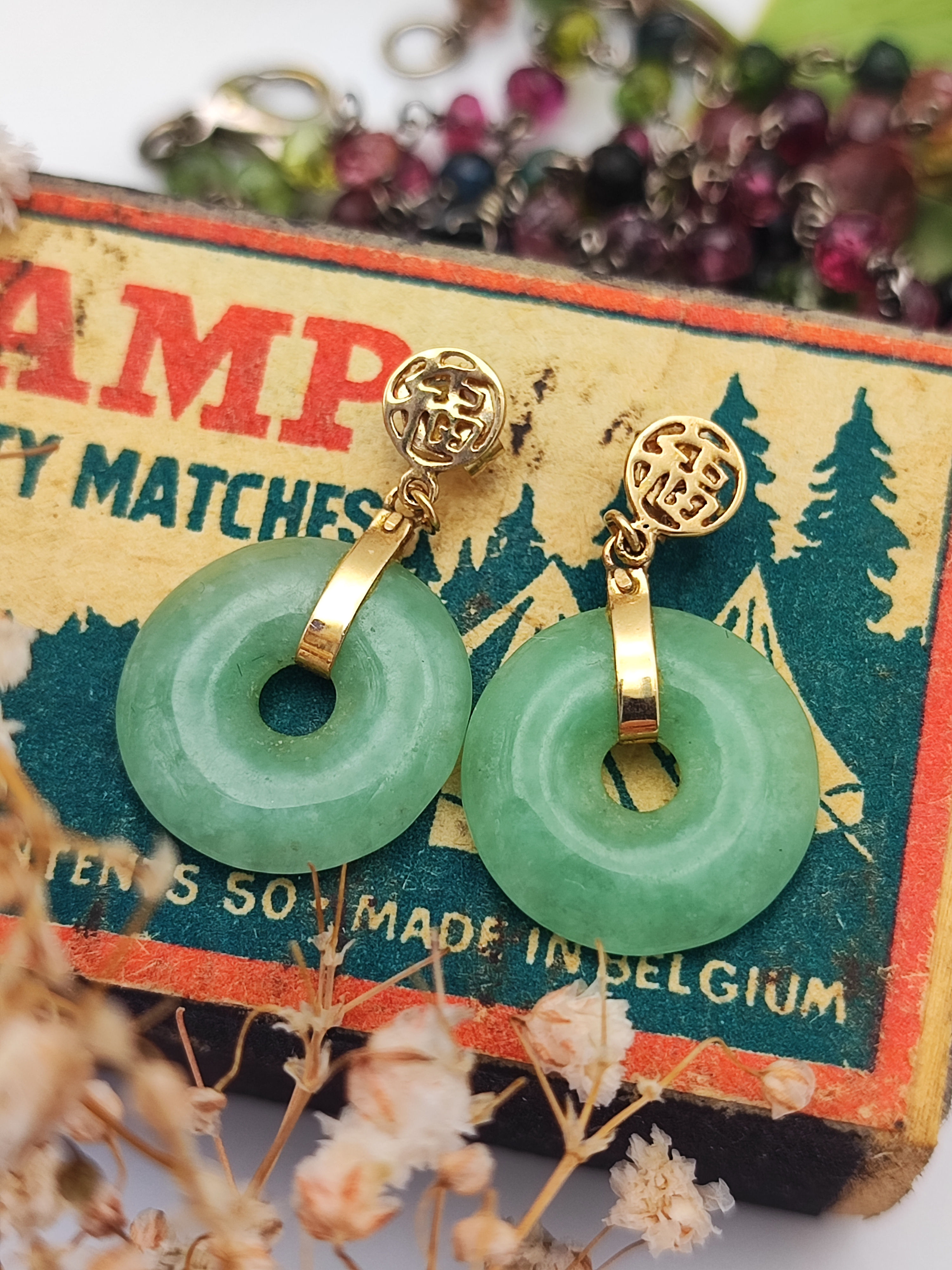Vintage 14ct jade circular earrings 