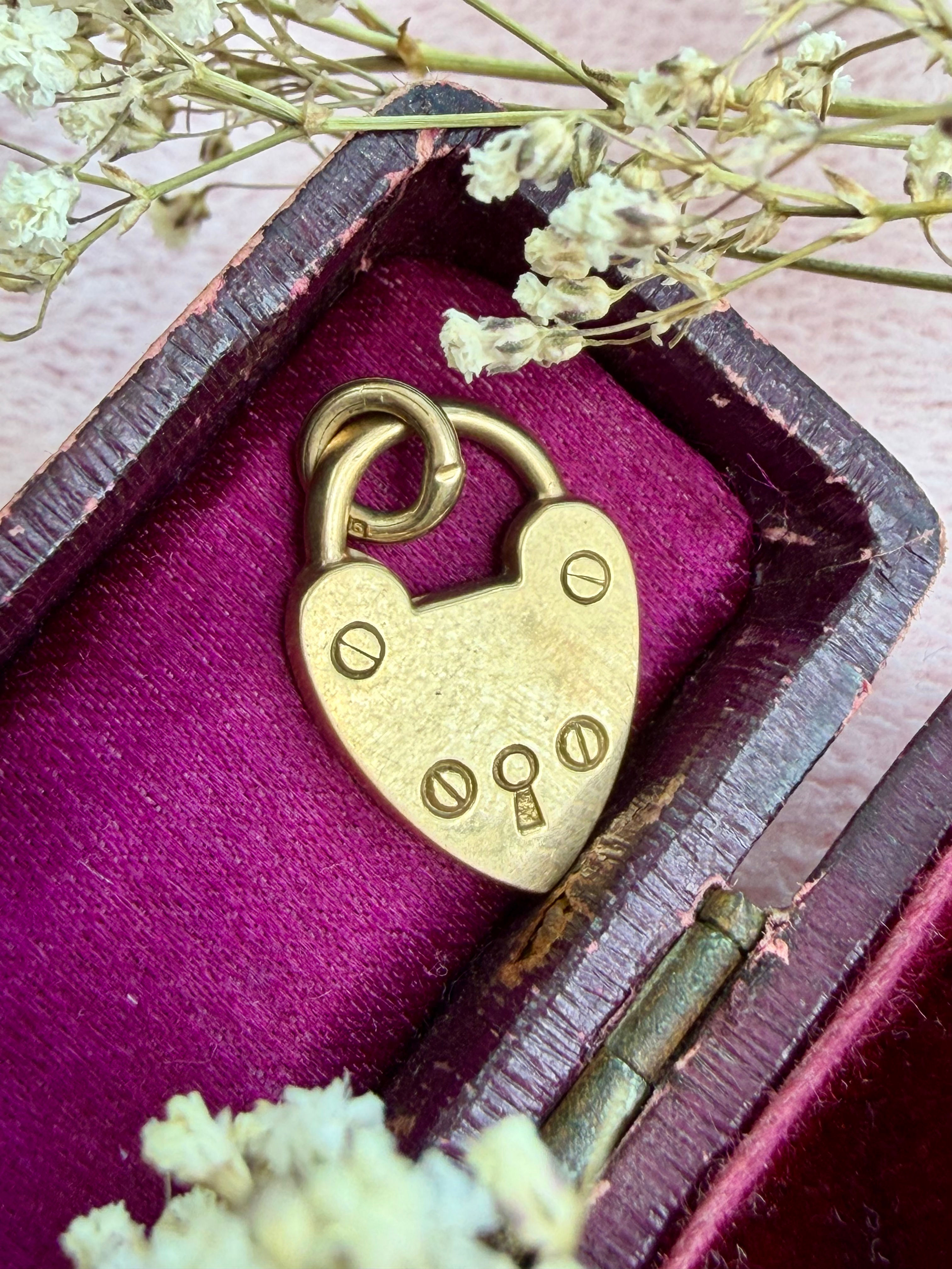 Vintage 9ct gold padlock charm 