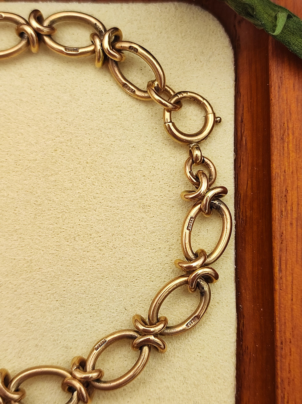 Thumbnail: Vintage 9ct oval & knot link bracelet 