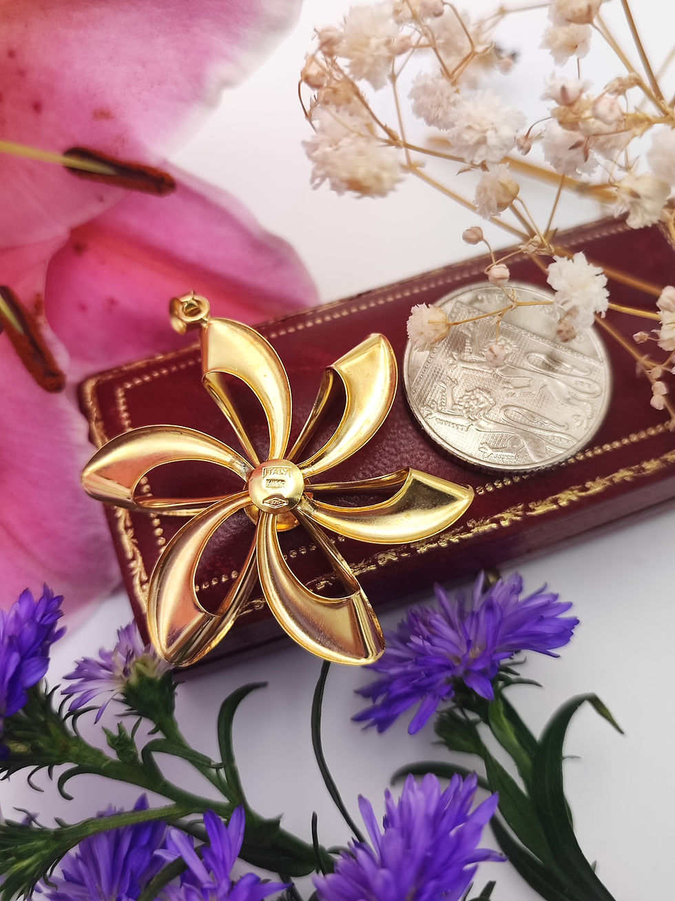 Thumbnail: XL Italian 9ct flower pendant 
