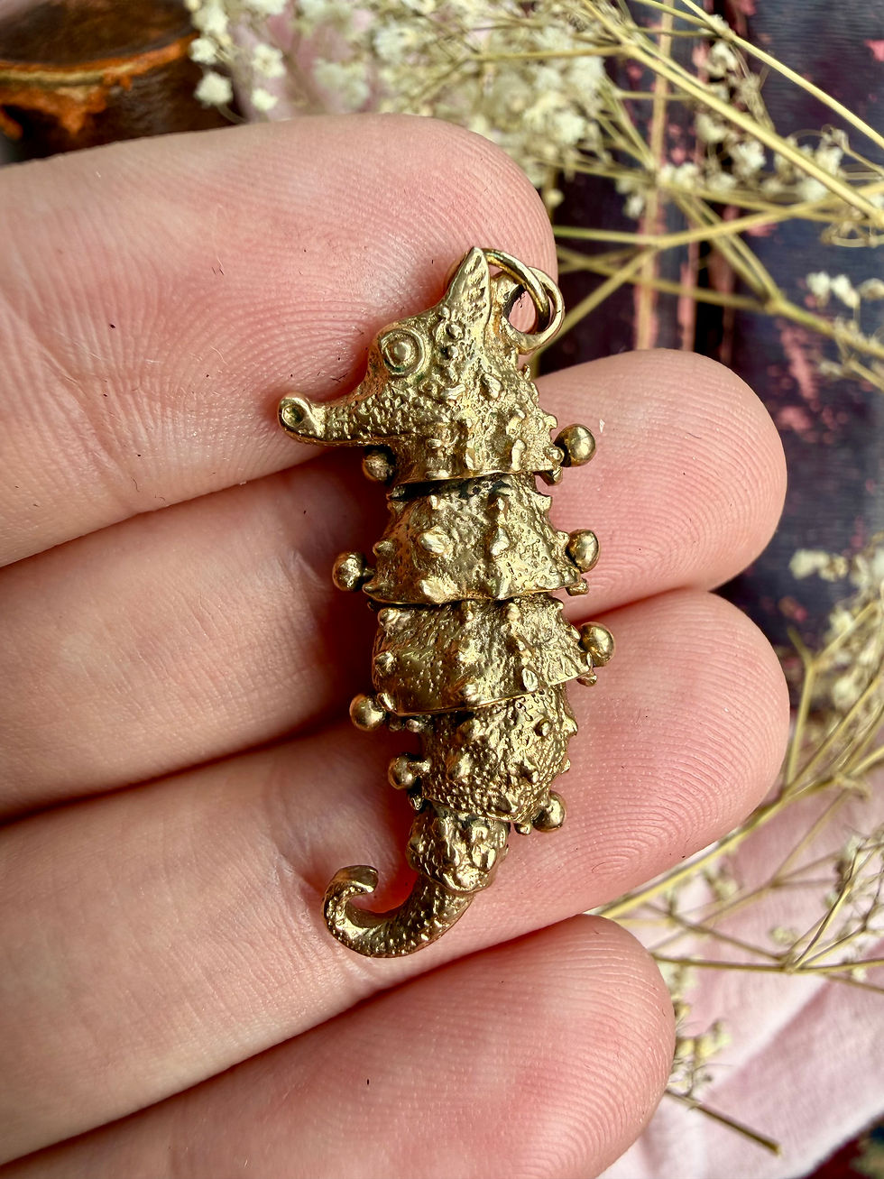 Thumbnail: Vintage 9ct articulated seahorse pendant 