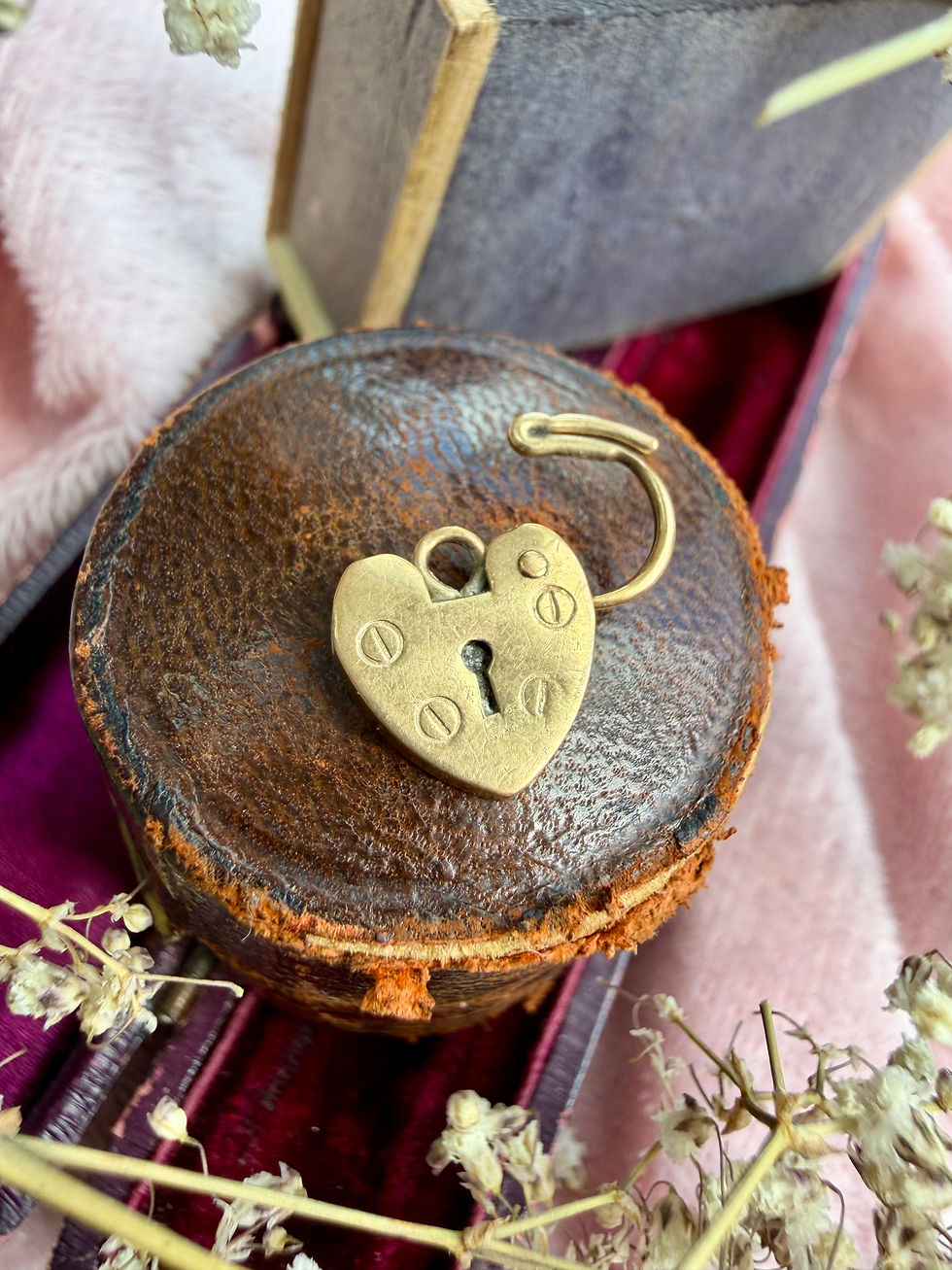 Thumbnail: 9ct gold small padlock
