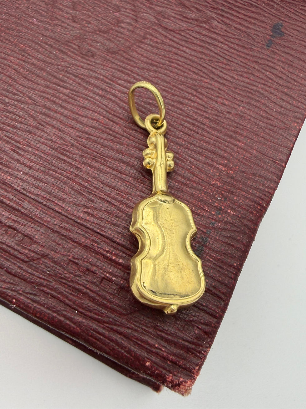 Thumbnail: Italian 9ct violin charm