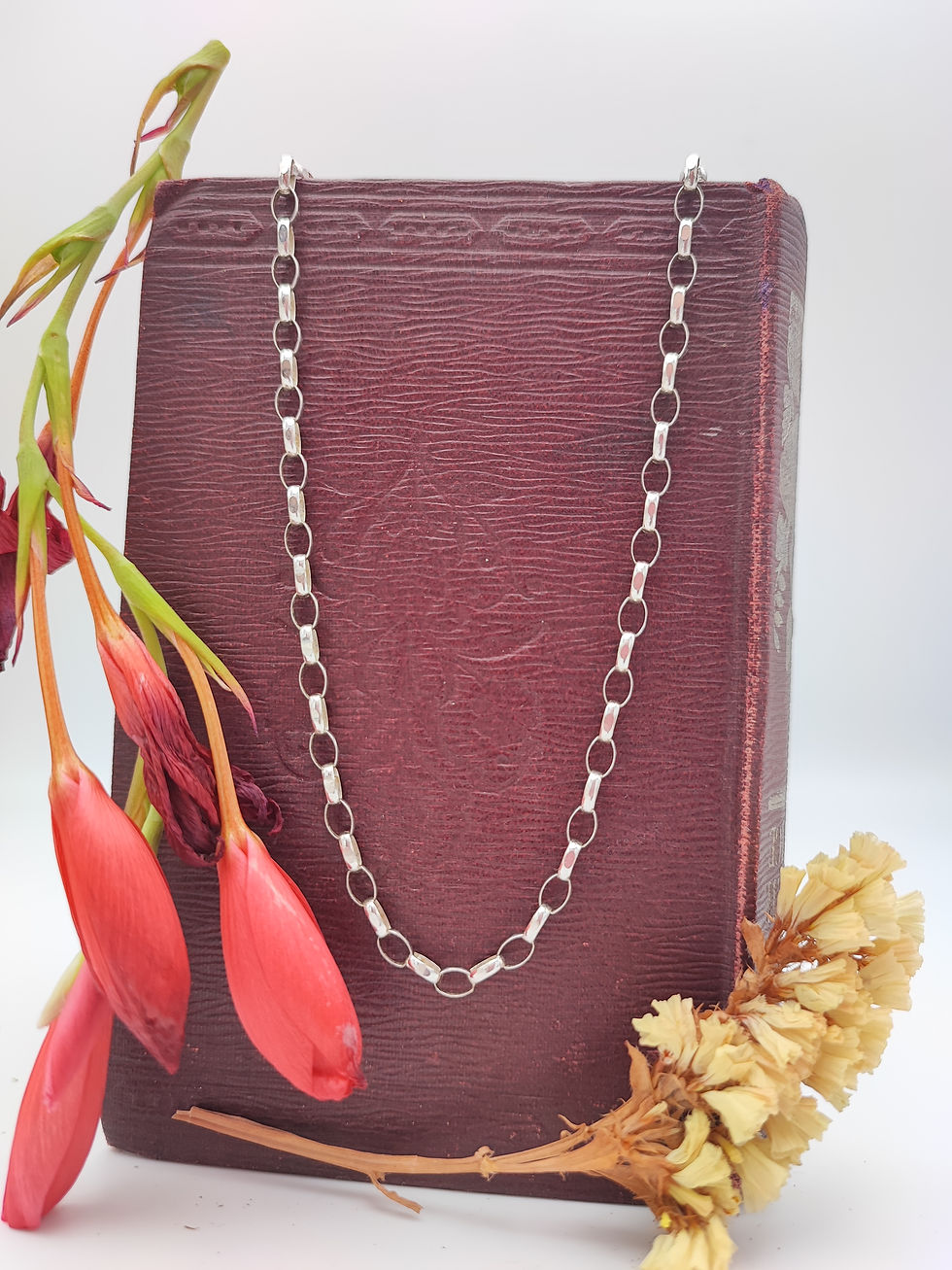 Thumbnail: Vintage 9ct white gold belcher chain 