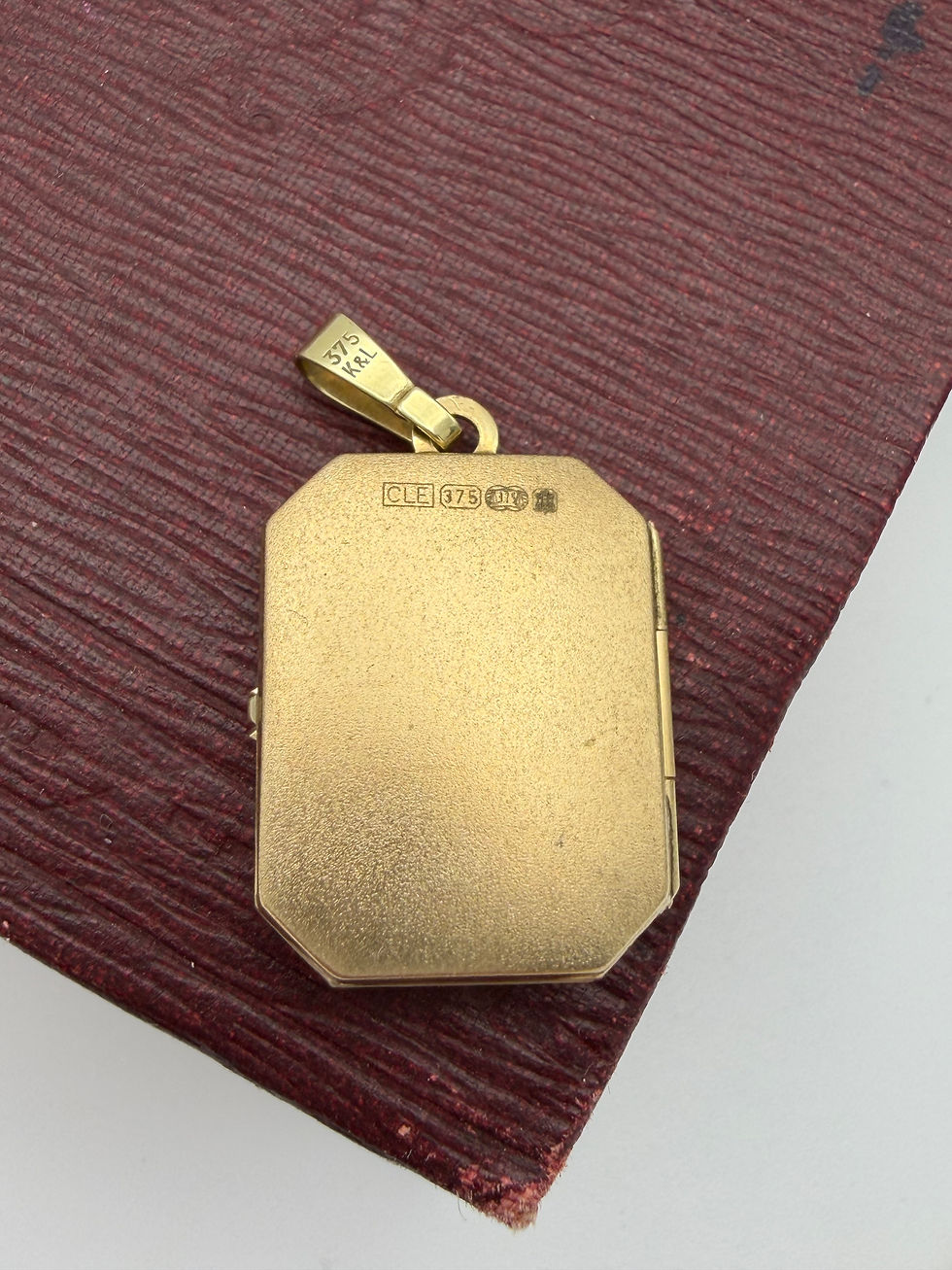 Thumbnail: 9ct gold double photo locket 