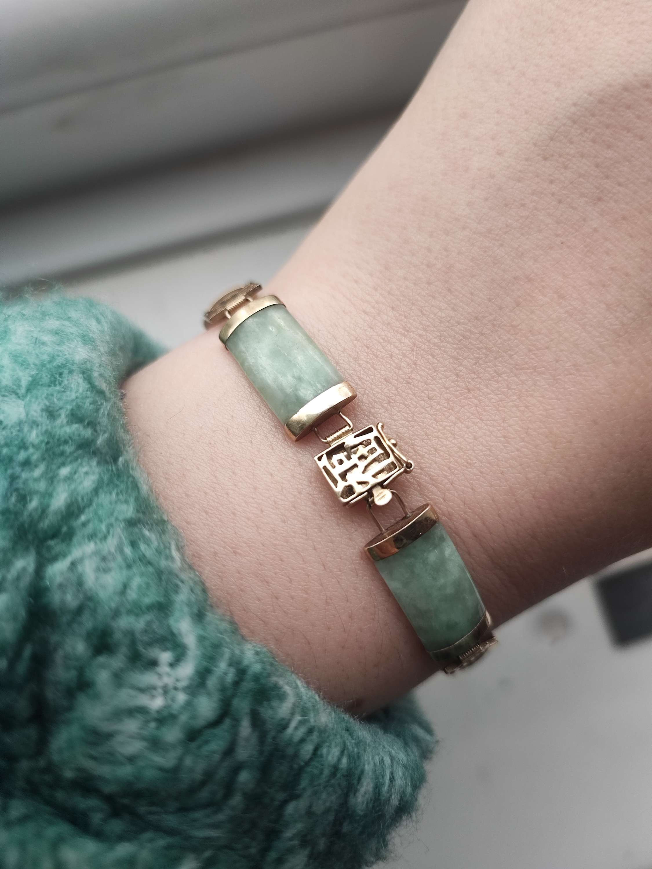 9k gold jade bracelet 