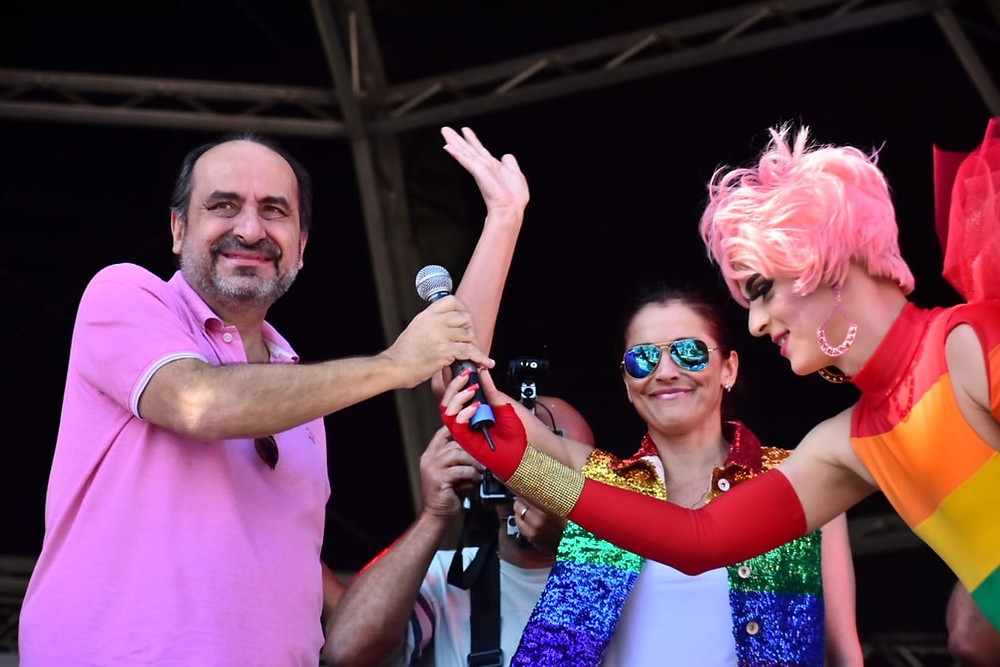 Alexandre Kalil, prefeito de Belo Horizonte, na Parada Gay dessa cidade