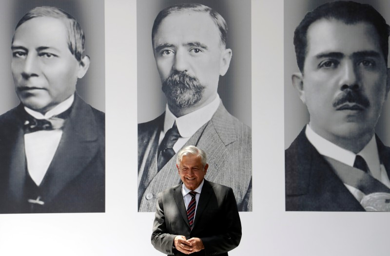 López Obrado, en el fondo Juárez, Madero y Cárdenas