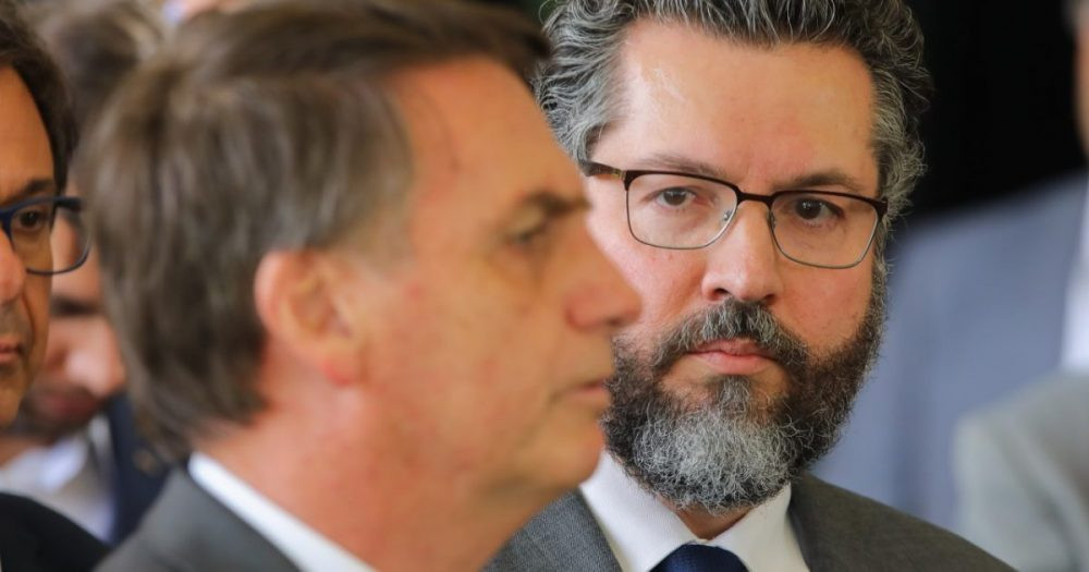 Jair Bolsonaro, presidente electo de Brasil, con Ernesto Araújo, nuevo ministro de Relaciones Exteriores