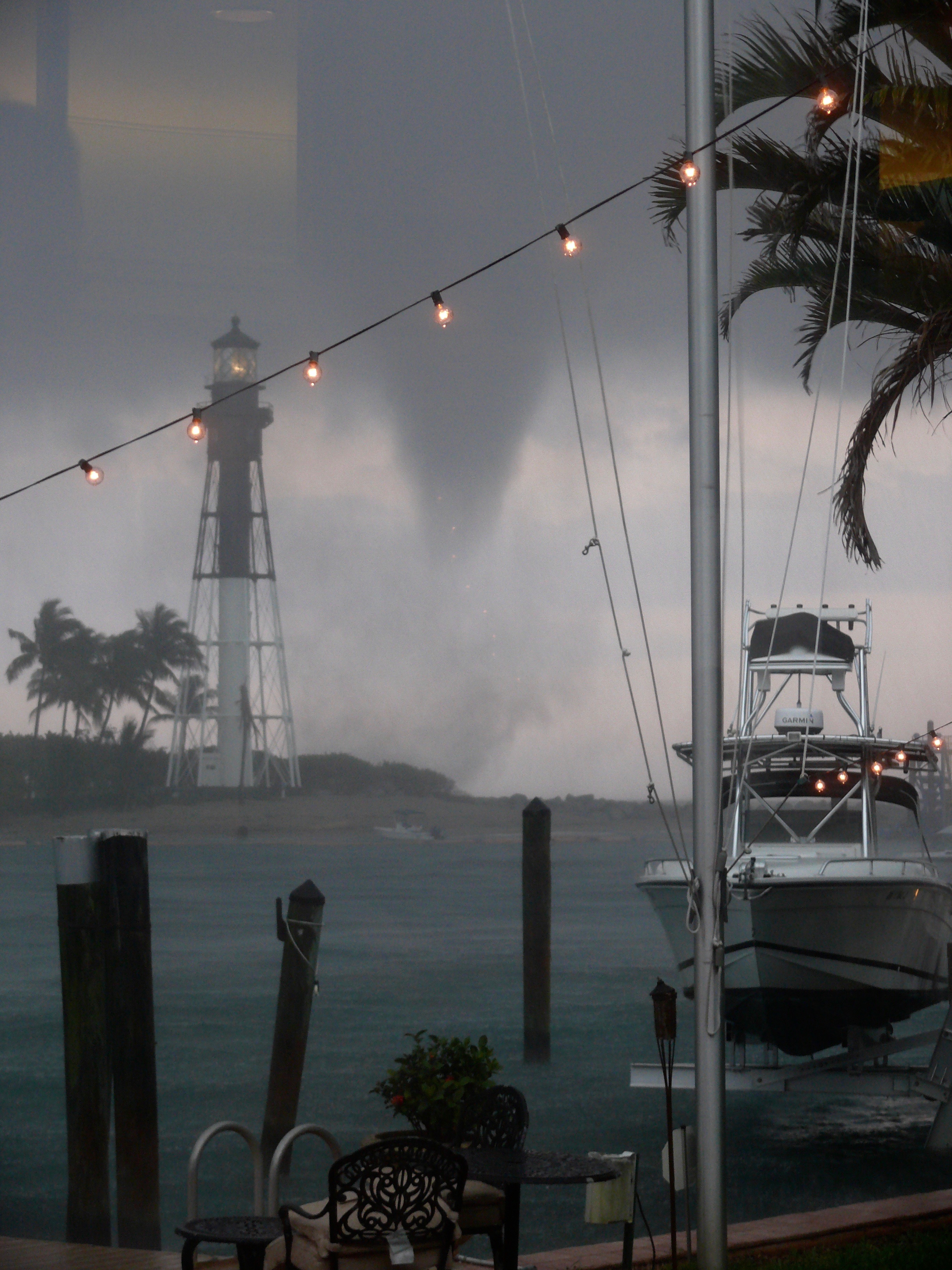 "Twister in the Tropics" Wedding
