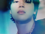 Jimin con le cose che lo rendono “Jimin”