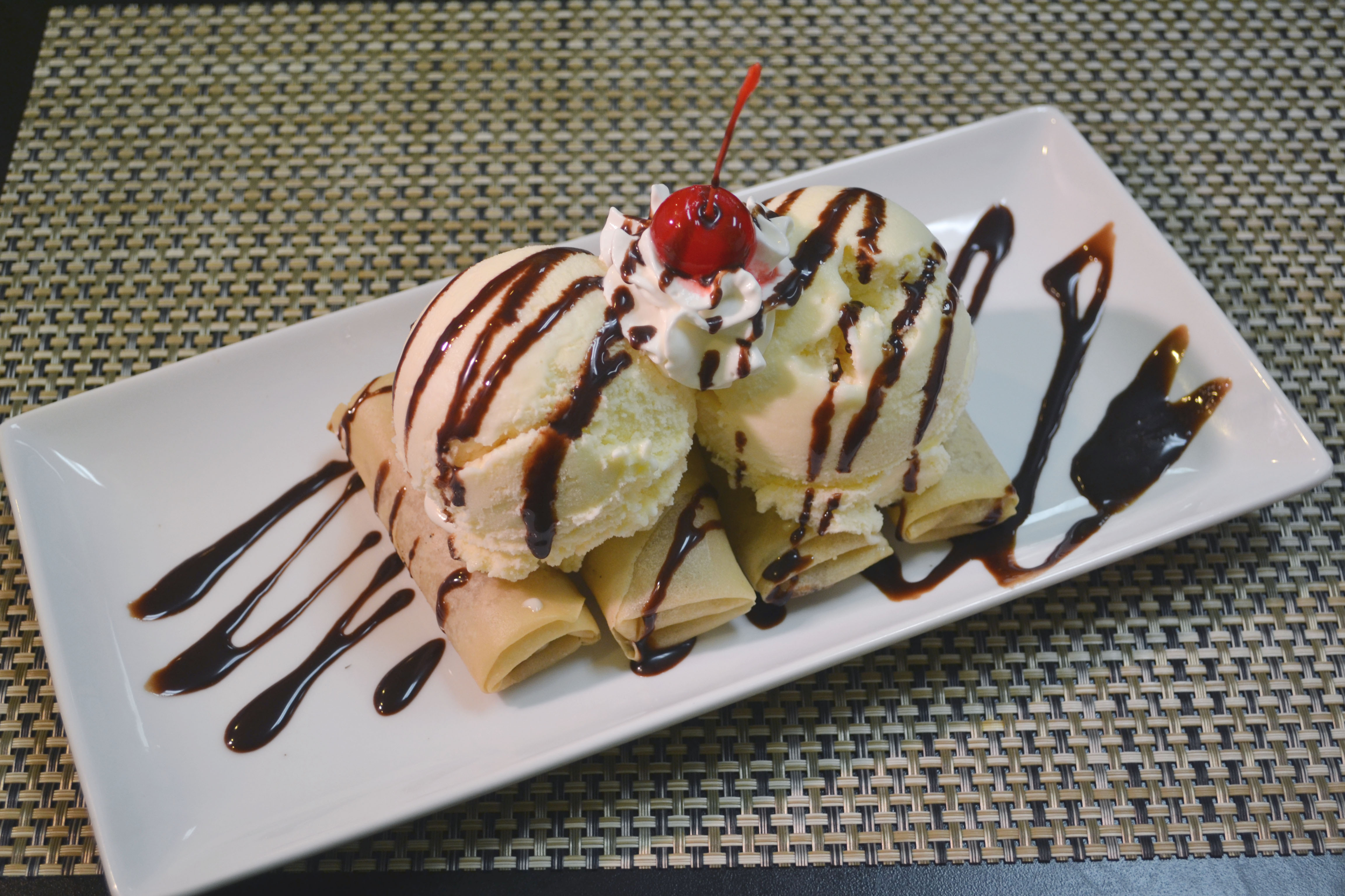 Banana Roll A La Mode