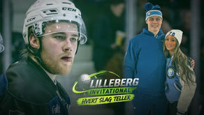 Mattias Brenne Halvorsen til venstre og Emil Lilleberg Martinsen med Anna til høyre, foran Lilleberg Invitational-logoen.