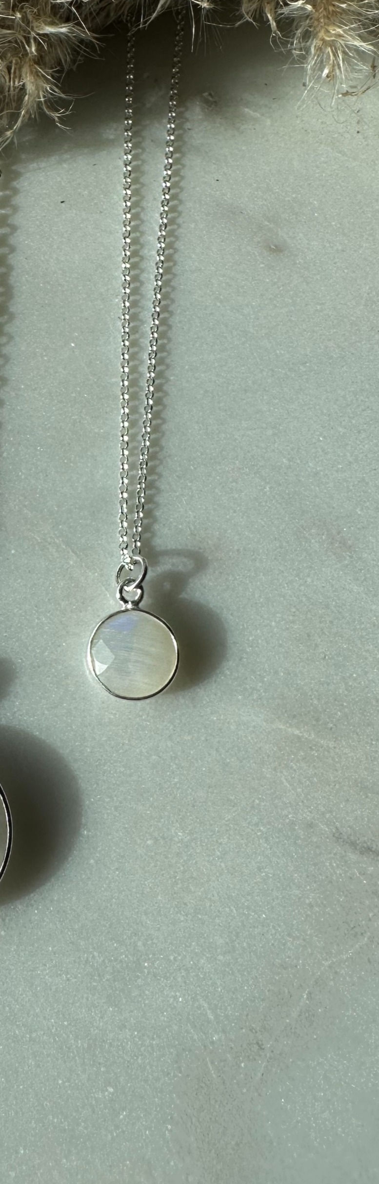 Mondstein Anhänger klein mit 925er Silber Kette