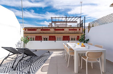 Salón de piso en venta en calle San Luis Sevilla. Agentes Inmobiliarios en Sevilla. Ippal&Inversiones