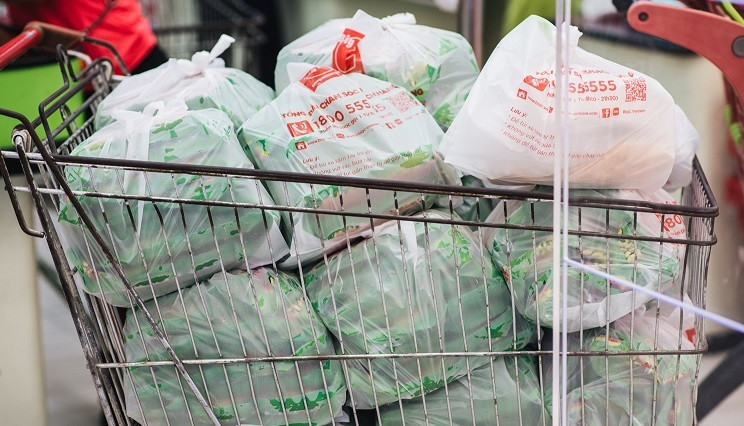 Currently, most retailers in Vietnam give out plastic bags for free