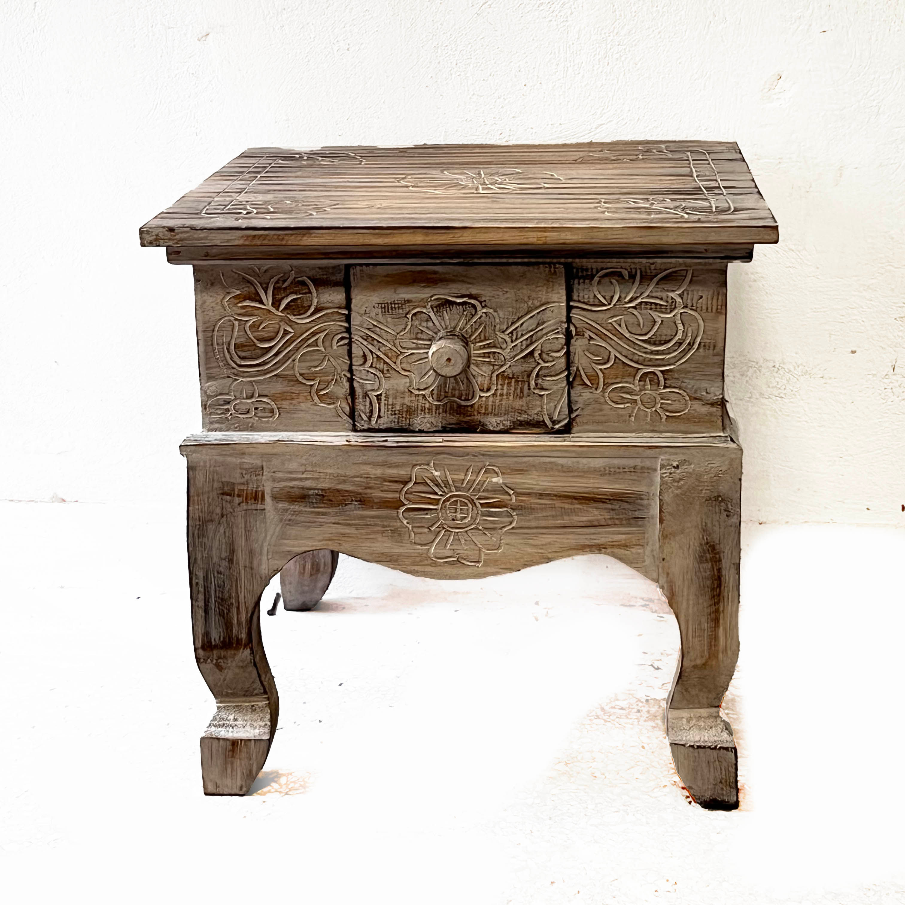 Βοηθητικό τραπεζάκι