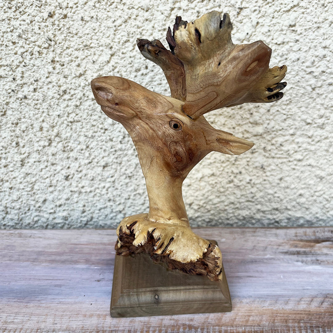 Τάρανδος σε ξύλο