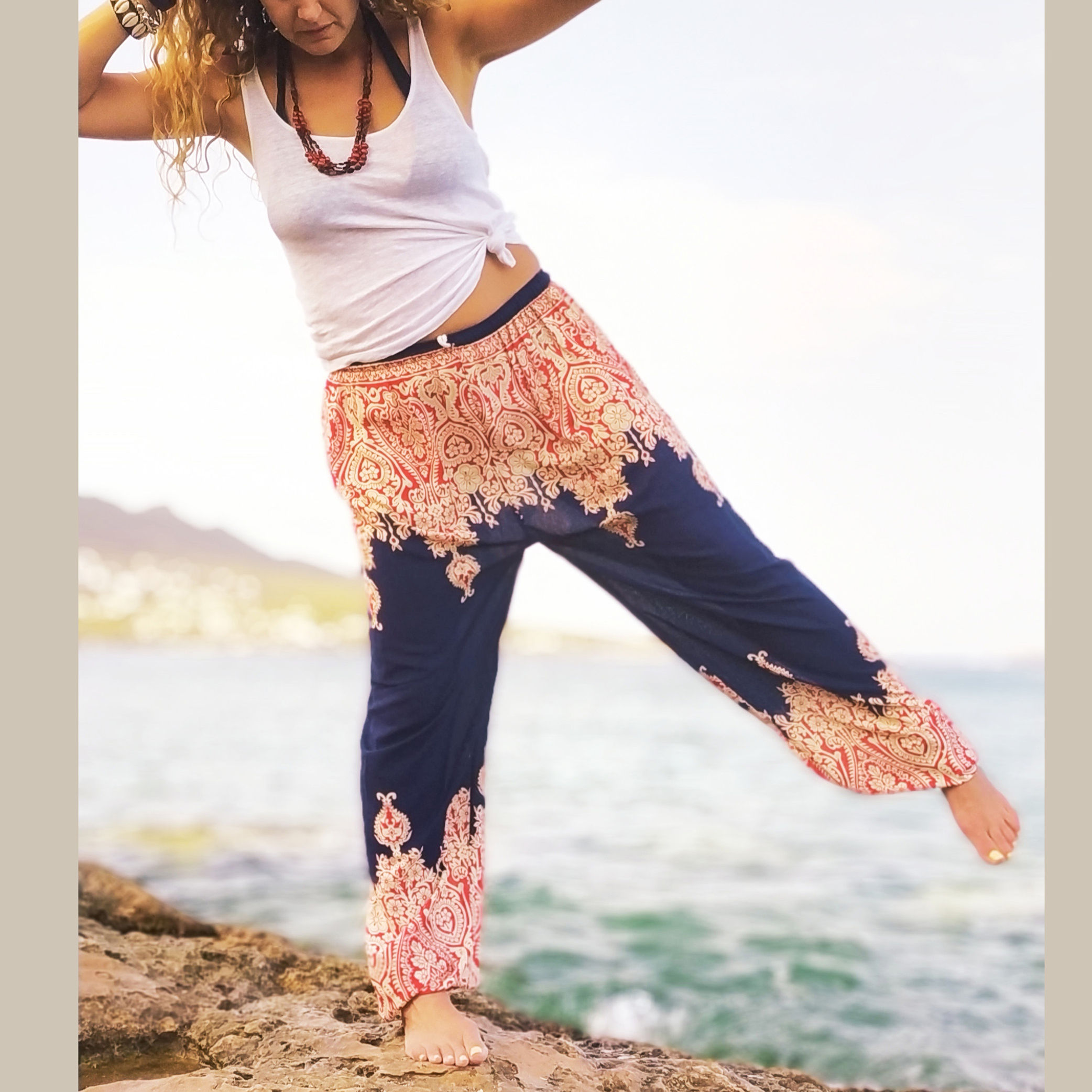 Παντελόνα μπλέ με λαχούρια