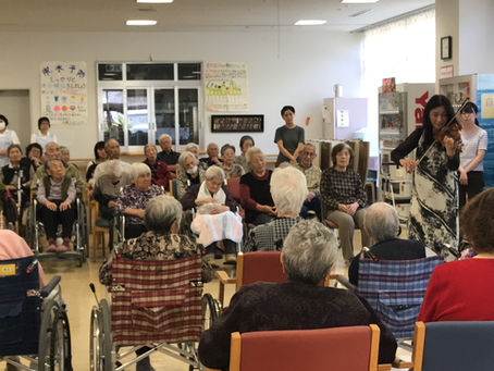 網走いせの里での訪問演奏は…
