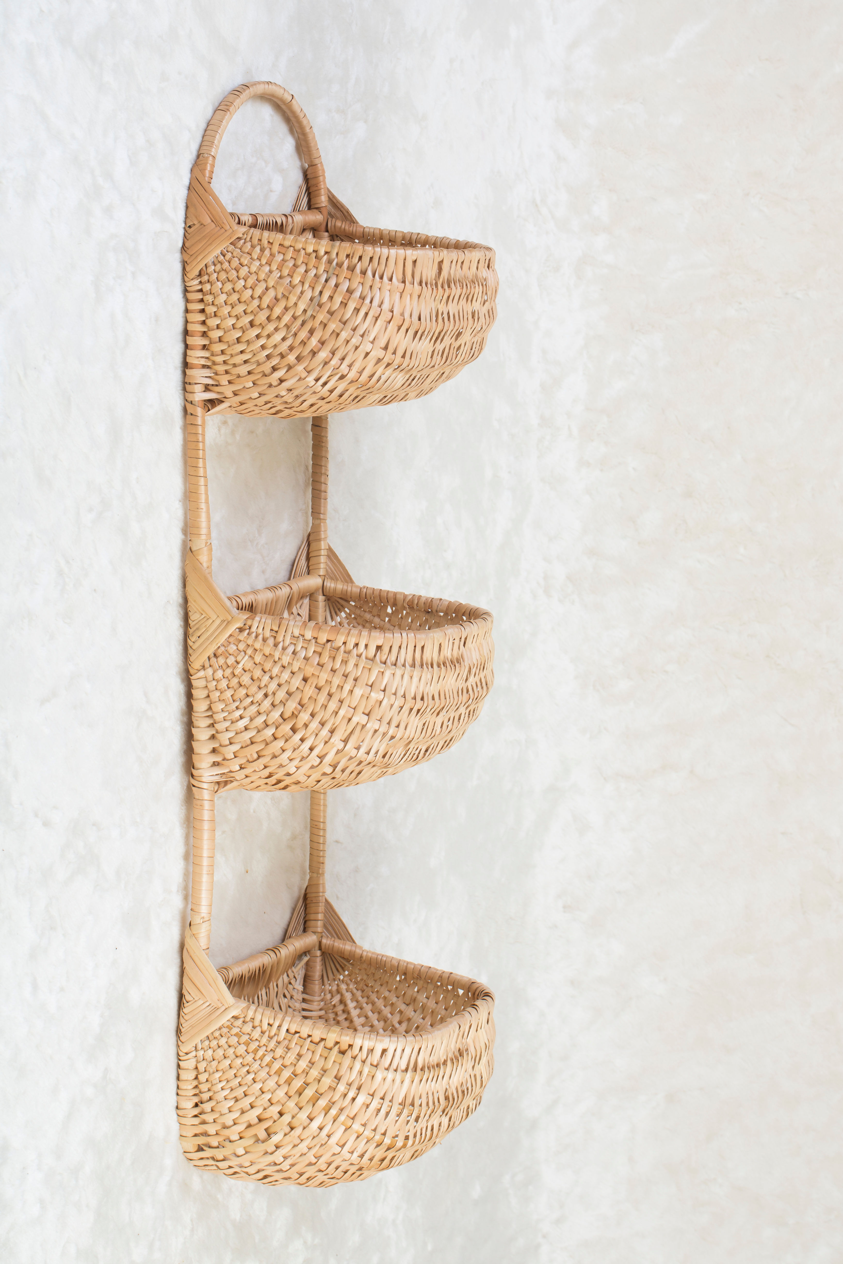 SG2 Trīsstāvīgs sienas grozs