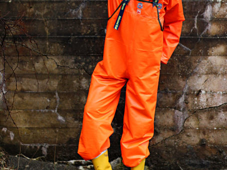 Født med regntøy og gummistøvler