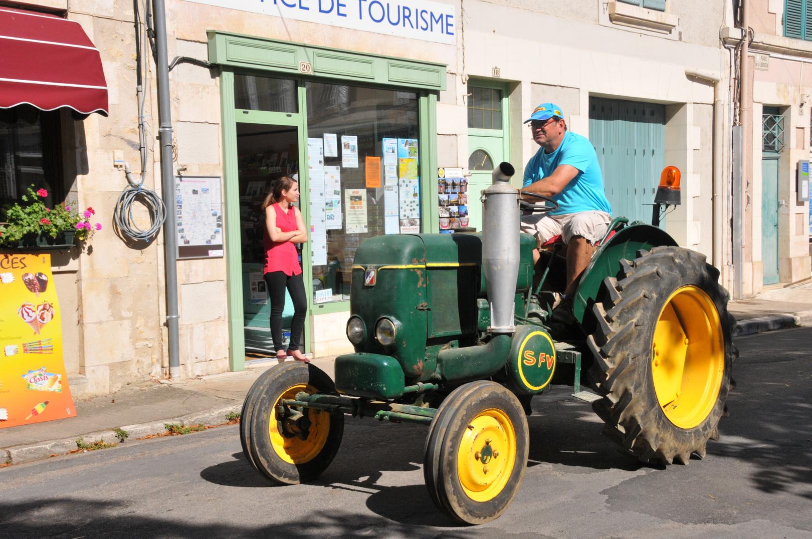 Défilé Battages Antigny 2015