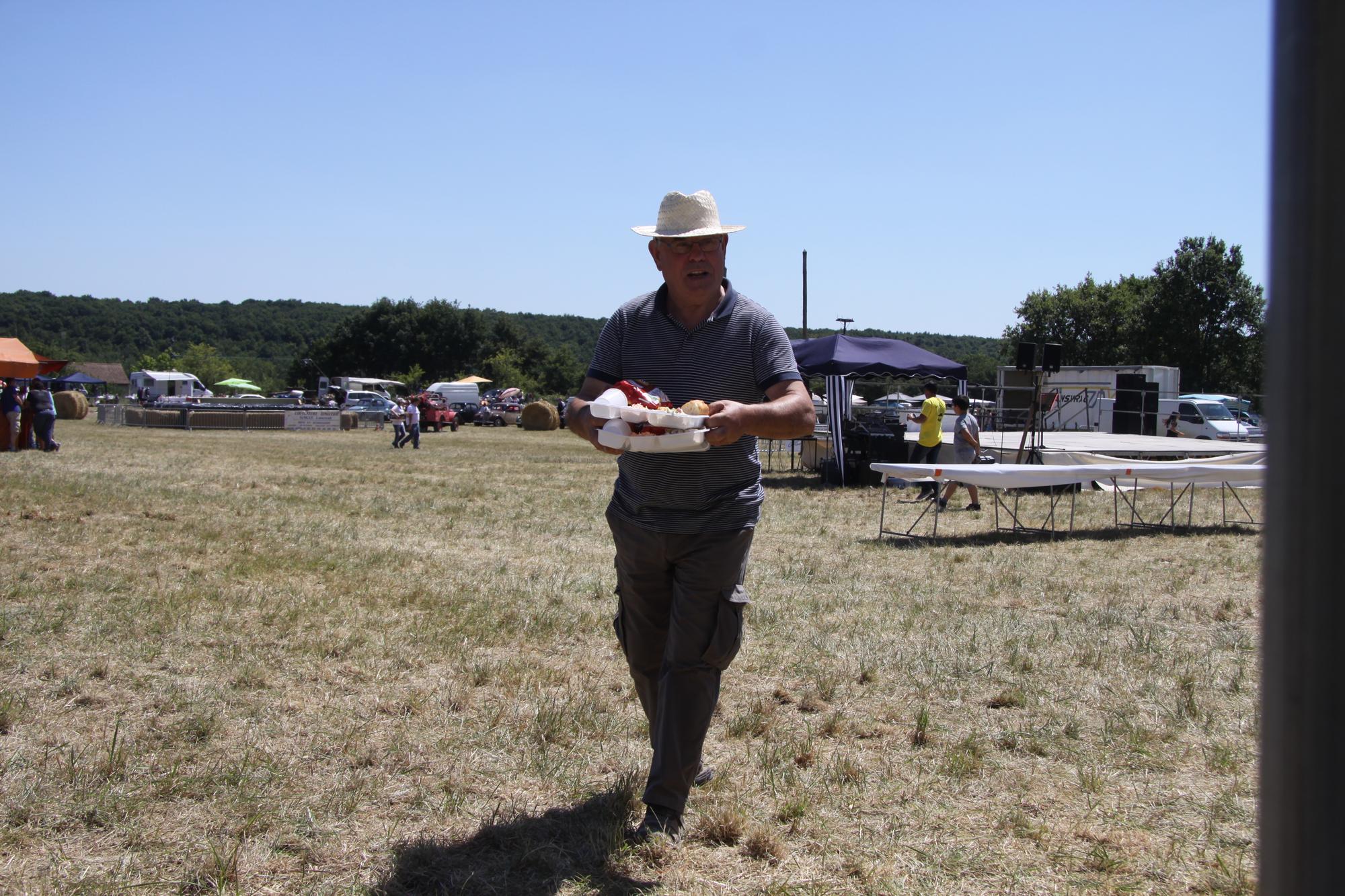 Défilé Battages Antigny 2015