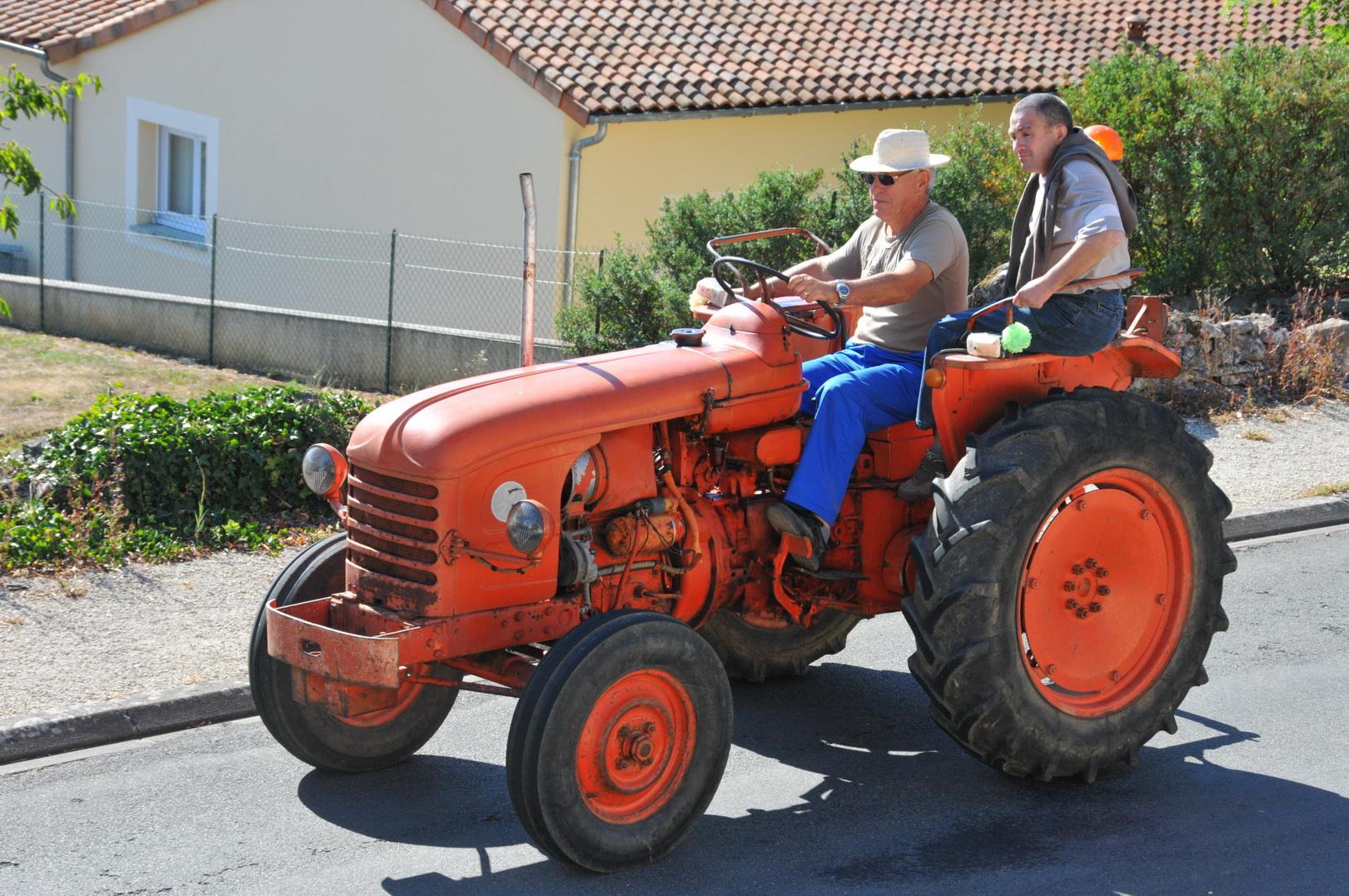 Défilé Battages Antigny 2015