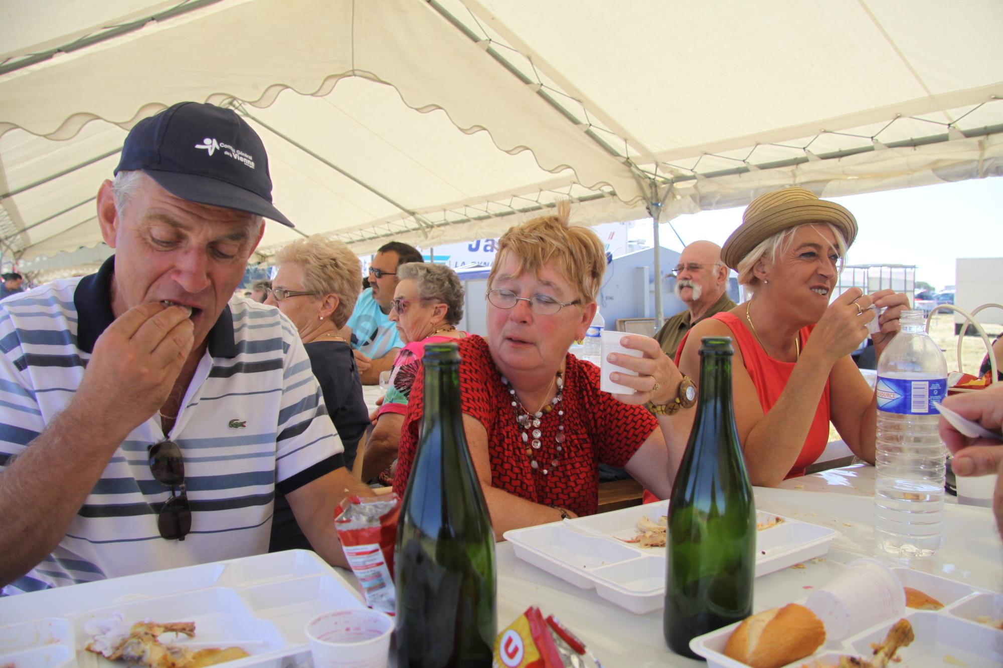 Défilé Battages Antigny 2015