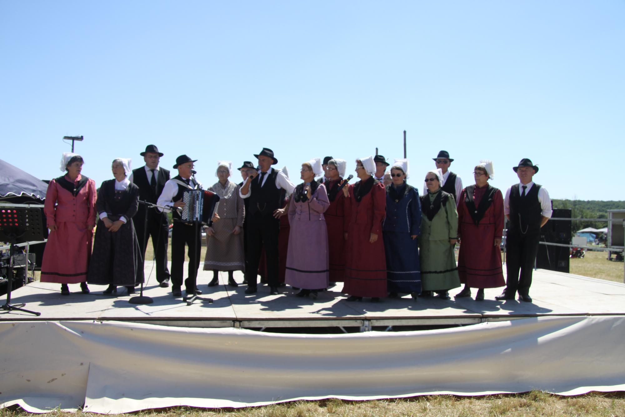Défilé Battages Antigny 2015
