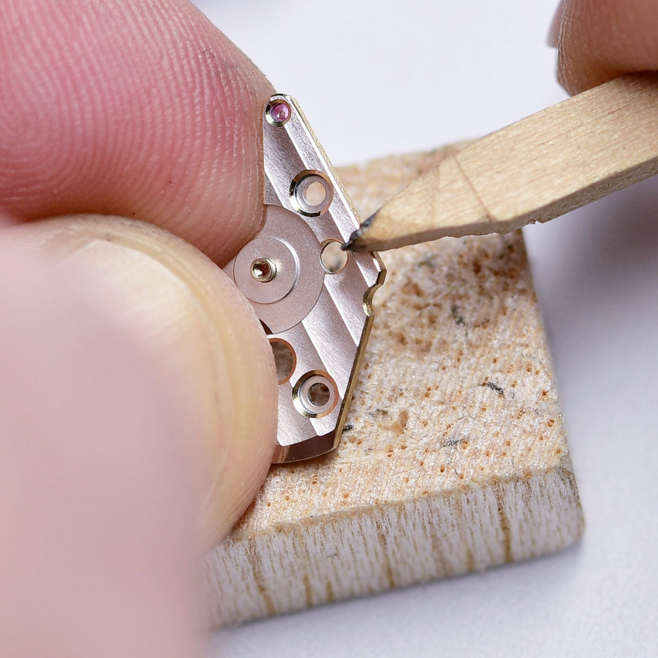 Bevel polishing with diamond paste