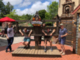 MungerLabPic_2018MiniGolf1.jpg