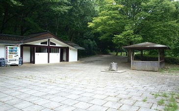 トイレと休憩所