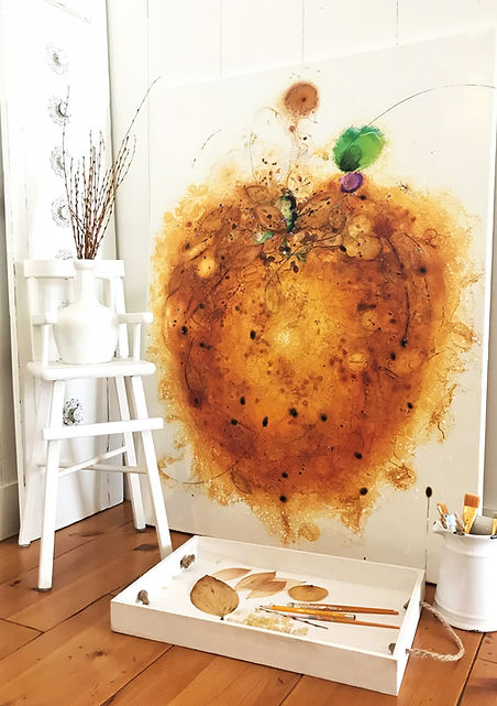 peinture abstraite contemporaine orange et blanc, cocon ardent et fourmillant orangé, ruche pétillante et diffuse en forme de pomme 