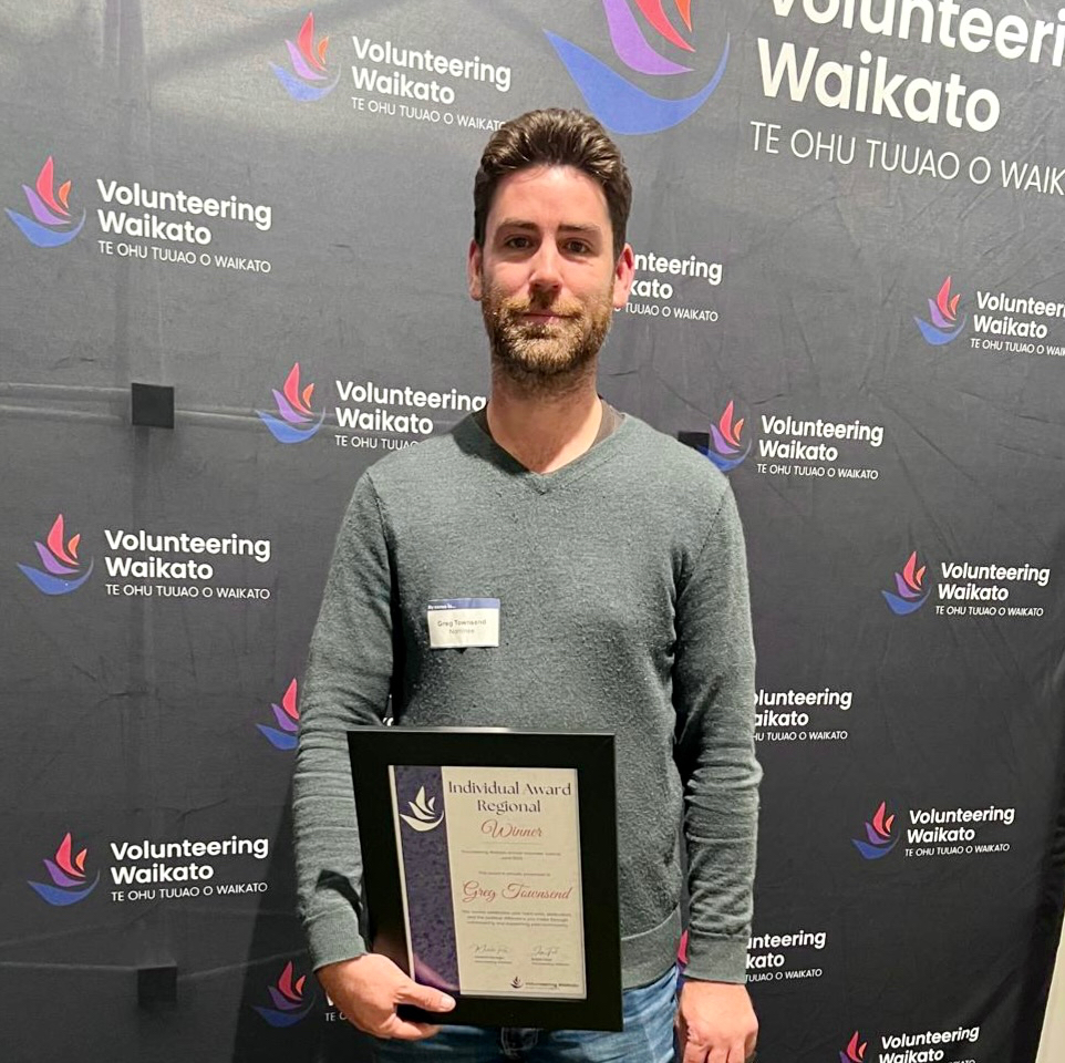 Greg Townsend receives award from Volunteering Waikato