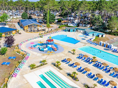 Piscines et toboggans camping les Dunes de Contis
