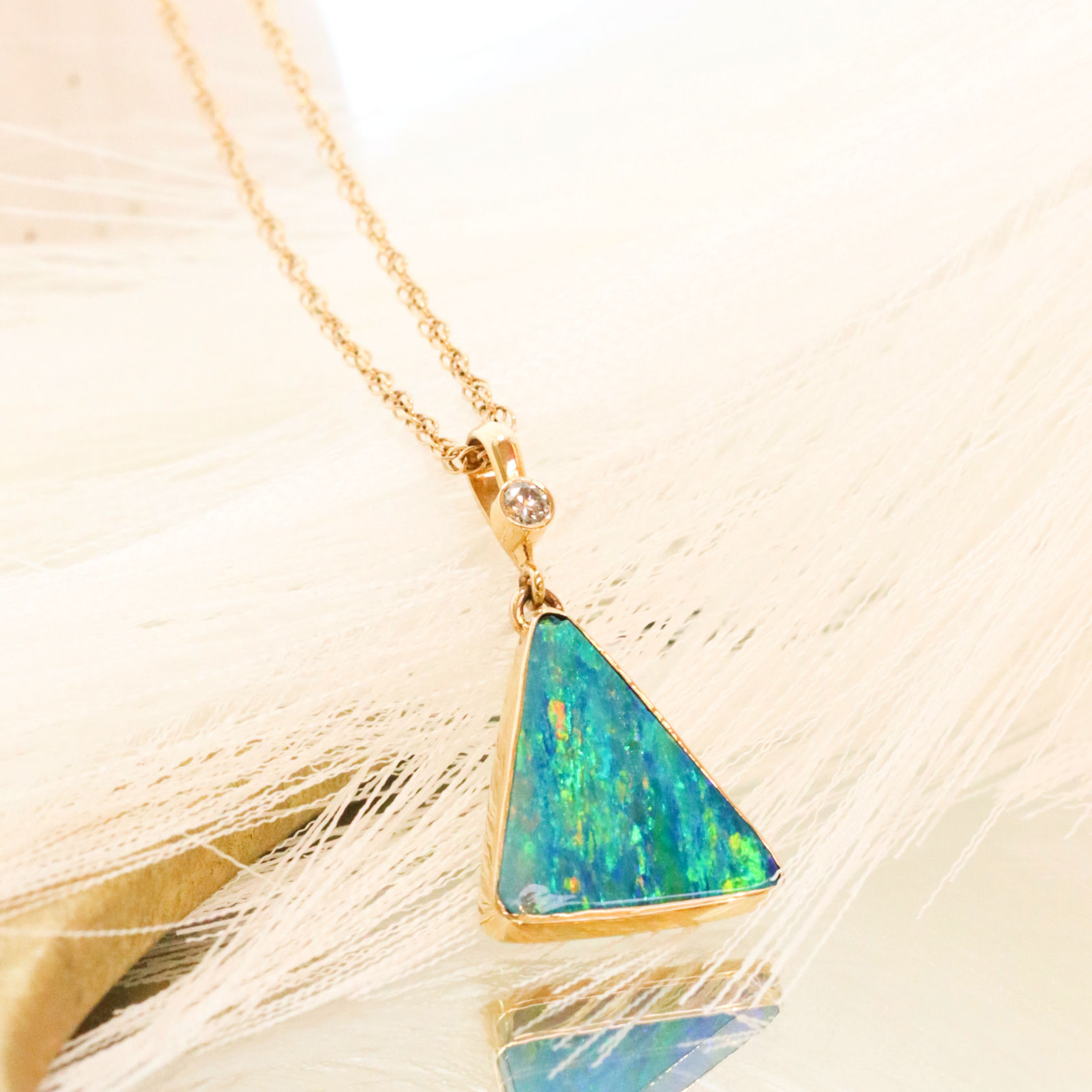 Opal & Diamond yellow Gold Necklace