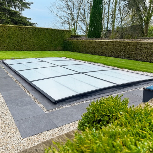 Abri de piscine extra plat empilable