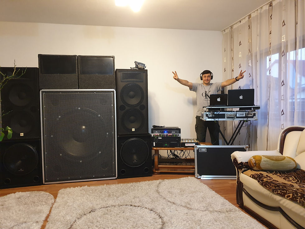 DJ.COLO R