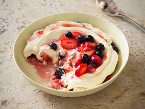 GENUINELY SOUTHERN FORESTS STRAWBERRY & BLUEBERRY TRIFLED TIRAMISU
