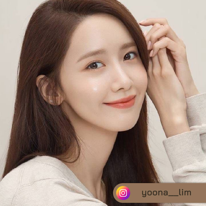 Nabila Surgery นาบิลา เซอเจอรี่ Yoona SNSD สำหรับจมูกทรงนี้ยุนอา เป็นทรงที่สาว ๆ ทำกันเยอะมาก โดยจะมีลักษณะโค้งรับตั้งแต่หัวตา ไล่สโลปสันโด่ง ทิ้งหยดน้ำไว้เล็ก ๆ ดูเป็นธรรมชาติค่ะ บอกเลยว่าทรงนี้เข้ากับสาวไทยมากก! เพราะสาวไทยส่วนใหญ่จะมีจมูกทรงชมพู่เยอะ จมูกทรงนี้ทำแล้วเข้าสุด ๆ เพิ่มมิติให้ใบหน้า สวยหวานขึ้นชัวร์