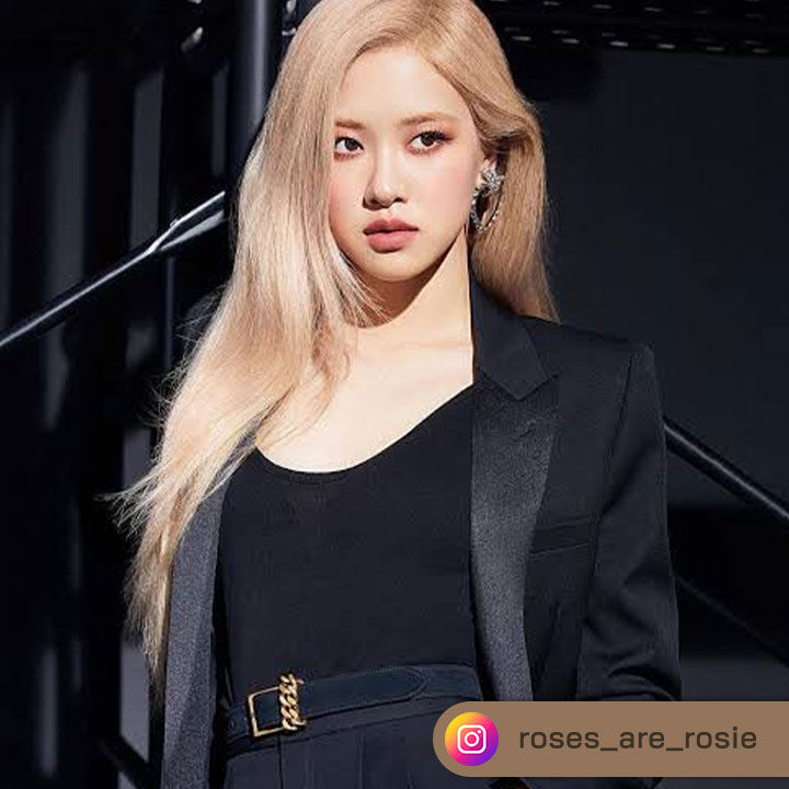 Nabila Surgery นาบิลา เซอเจอรี่ Rose Blackpink ตัวแม่หน้าเป๊ะแห่งวงการเคป๊อป อย่างสาวโรเซ่ก็ติดโพลหนึ่งในคนที่สาว ๆ อยากเอาจมูกมาเป็นเรฟมากที่สุด ก็แน่ล่ะ จมูกเป๊ะ ความยาวจมูกกำลังพอดี ดูโด่ง ที่สำคัญปลายเรียวเล็กสไตล์สาวเกาหลี สวยดูดีขนาดนี้ แอดเองก็เซฟเก็บไว้เป็นเรฟเตรียมจัดกับคุณหมอแล้วเหมือนกันค่า
