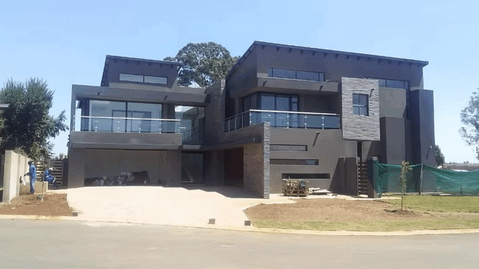 Construction ezgif.com-crop.gif