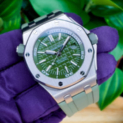 Audemars Piguet Royal Oak Offshore Green Diver 15710ST 42mm Box/Papers/Warranty