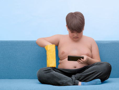 Obesidade em crianças: como o excesso de telas influencia