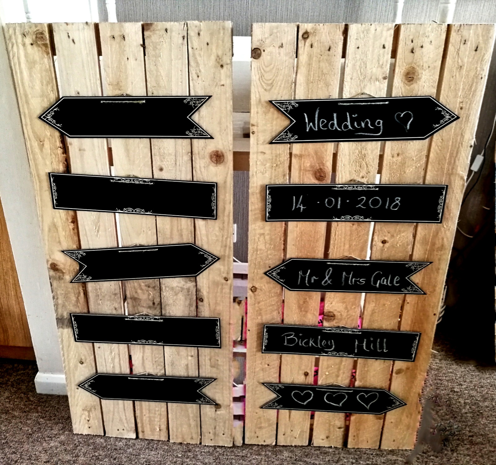 Chalk board arrows pallet