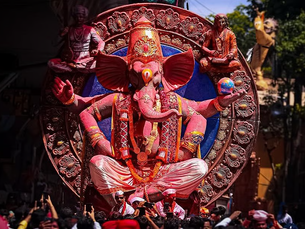 Lalbaug’s iconic Raja Tejukayacha, a 22-foot Ganpati idol made entirely from eco-friendly paper