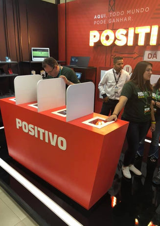 positivo-stand-3